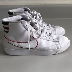 Nike Blazer Mid Premium Women’s Shoe
